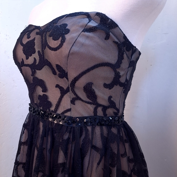 B. SMART | Black & tan tulle strapless mini prom dress - Picture 4 of 15